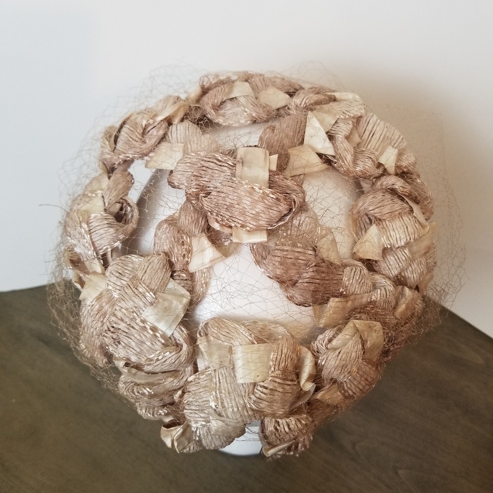 Very Unique Vintage Hat/headpiece with netting - Picture 4 of 7